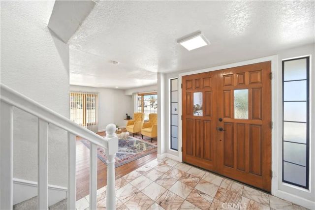 18380 Lakeview Drive, Victorville, CA 92395