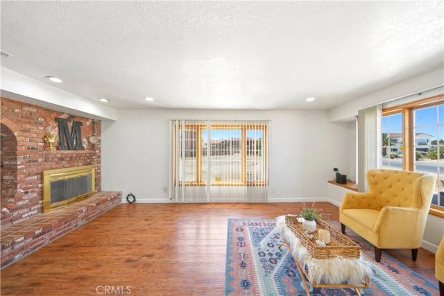 18380 Lakeview Drive, Victorville, CA 92395
