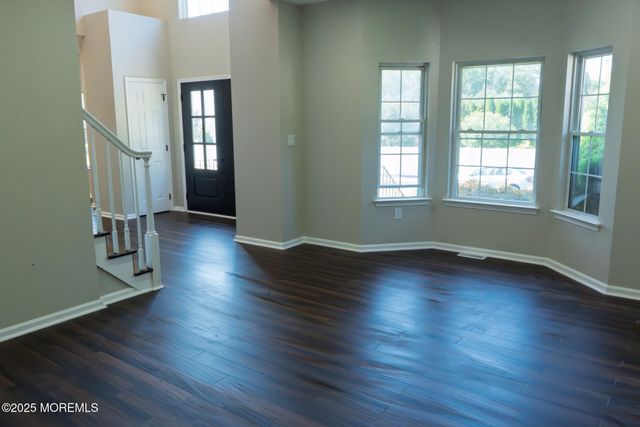 3 Julia Lane, Hazlet, NJ 07730