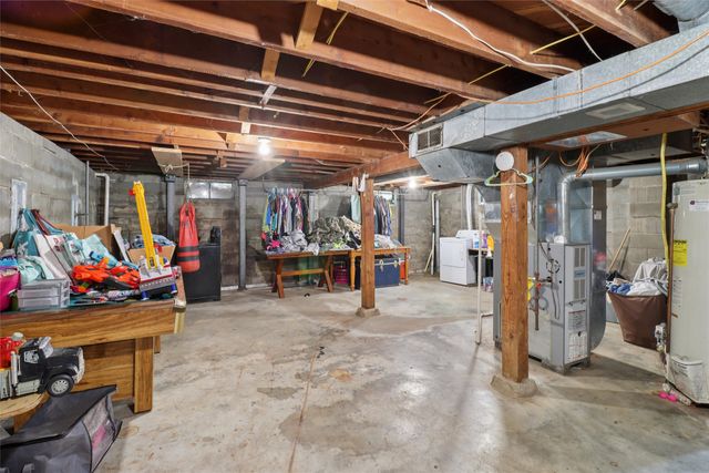 506 W Lincoln Avenue, Indianola, IA 50125