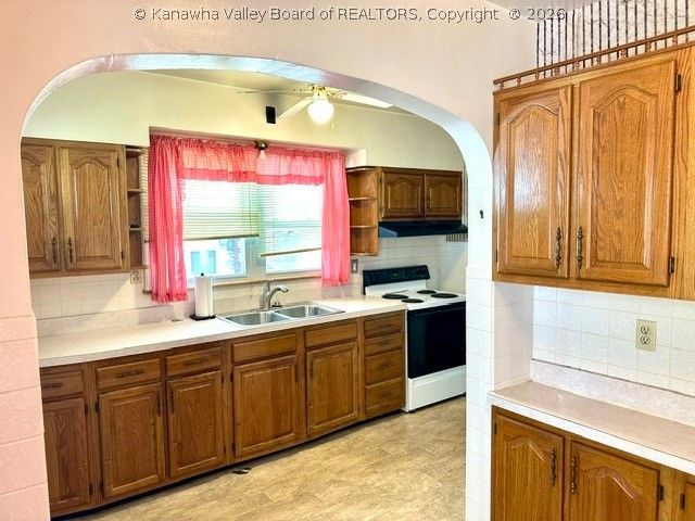 120 W Reynolds Avenue, Belle, WV 25015