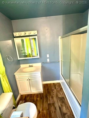 120 W Reynolds Avenue, Belle, WV 25015