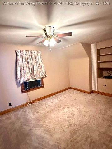 120 W Reynolds Avenue, Belle, WV 25015