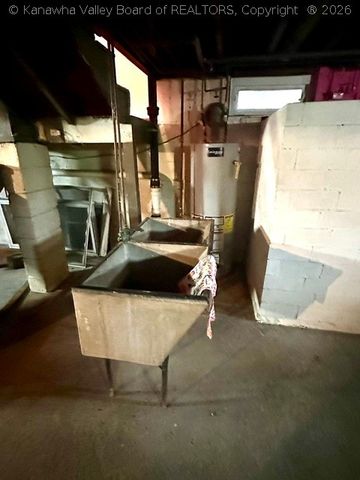 120 W Reynolds Avenue, Belle, WV 25015