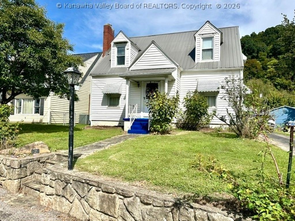 120 W Reynolds Avenue, Belle, WV 25015