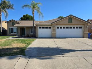 636 Clairmont Court, Hanford, CA 93230