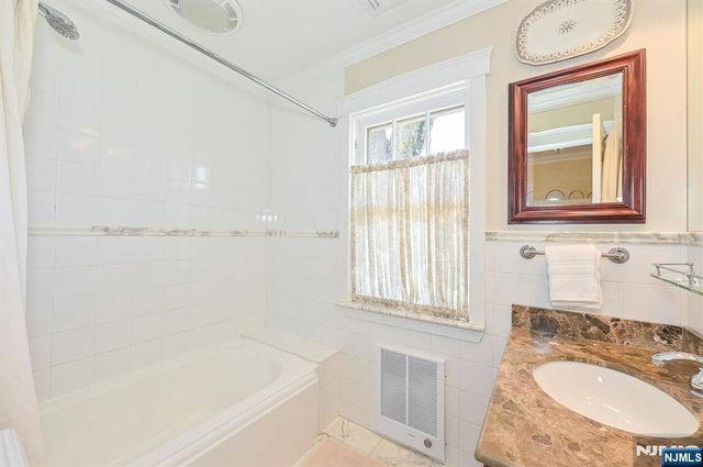 47 Van Allen Road, Glen Rock, NJ 07452