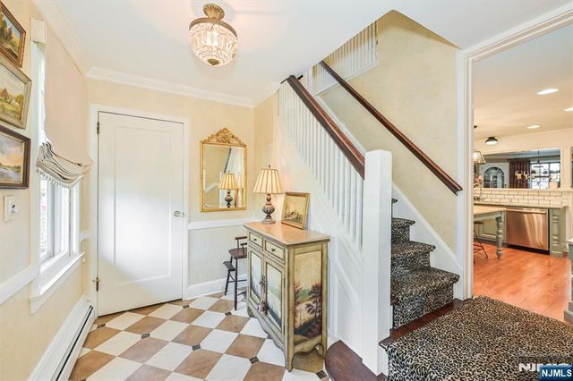 47 Van Allen Road, Glen Rock, NJ 07452