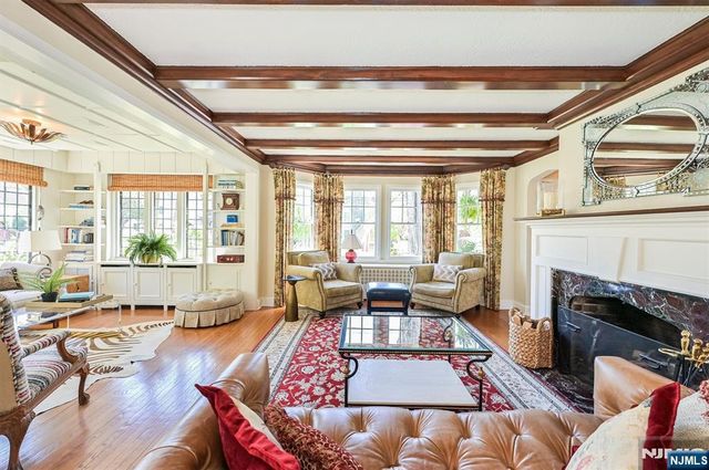 47 Van Allen Road, Glen Rock, NJ 07452