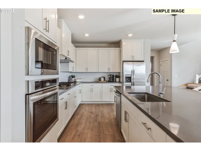 12315 Sw Broadbill Ter, Beaverton, OR 97007