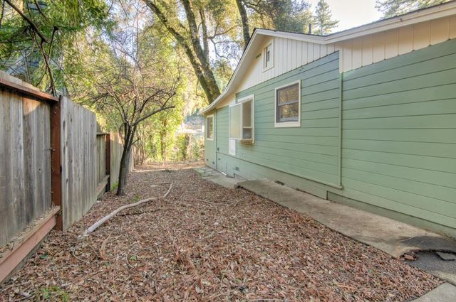 383 Riverview Drive, Boulder Creek, CA 95006