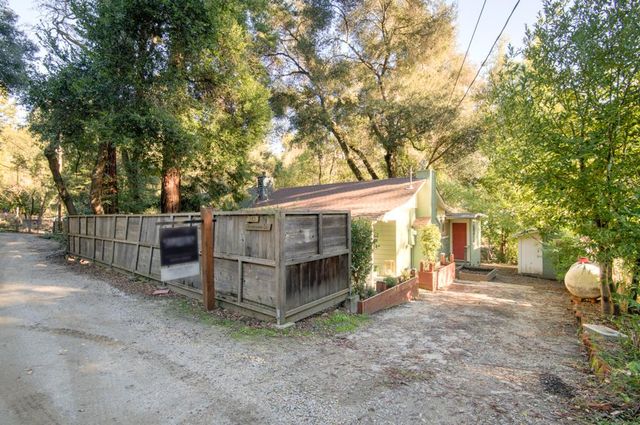 383 Riverview Drive, Boulder Creek, CA 95006