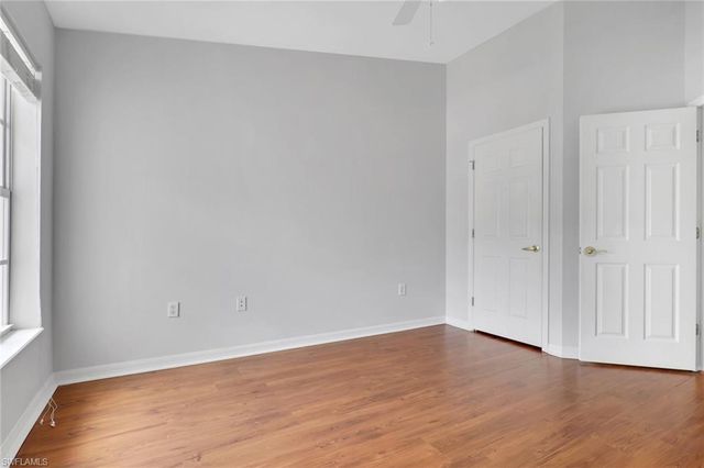 937 Hampton CIR 108, Naples, FL 34105
