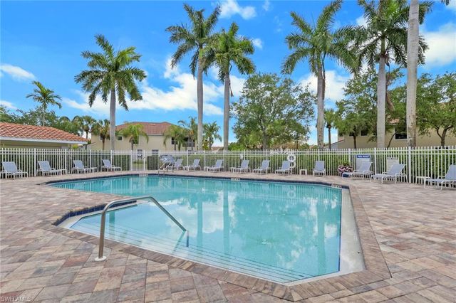 937 Hampton CIR 108, Naples, FL 34105