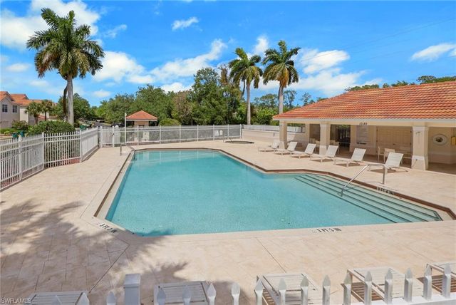 937 Hampton CIR 108, Naples, FL 34105