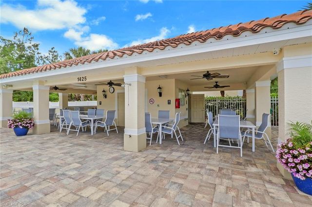 937 Hampton CIR 108, Naples, FL 34105