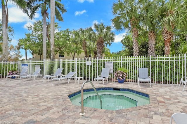 937 Hampton CIR 108, Naples, FL 34105
