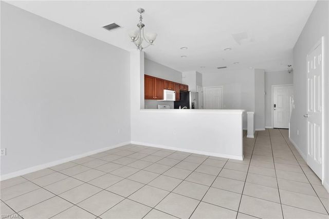937 Hampton CIR 108, Naples, FL 34105