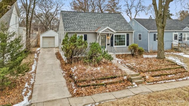 1034 W New York Street, Aurora, IL 60506