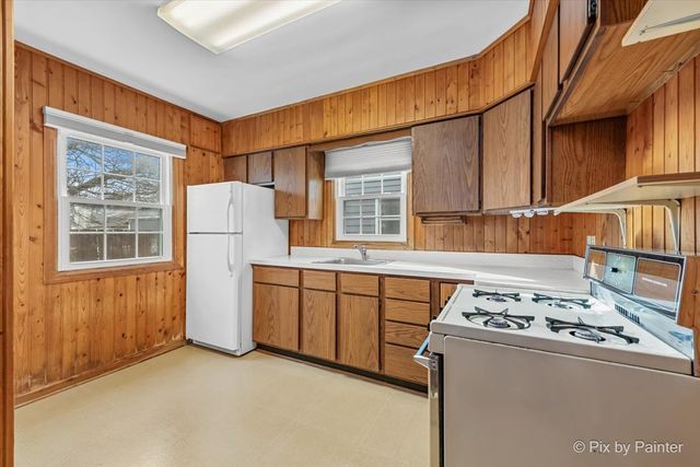 1034 W New York Street, Aurora, IL 60506