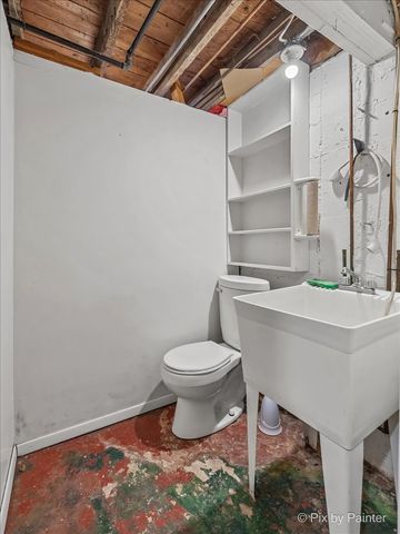 1034 W New York Street, Aurora, IL 60506