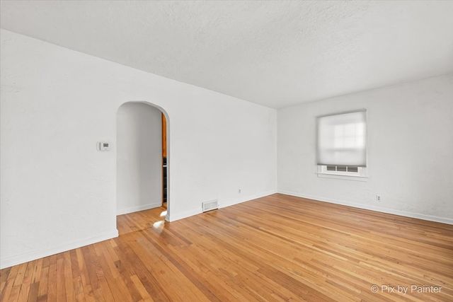 1034 W New York Street, Aurora, IL 60506