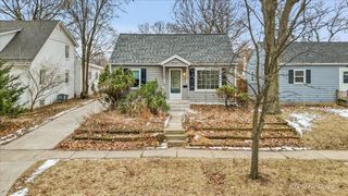 1034 W New York Street, Aurora, IL 60506