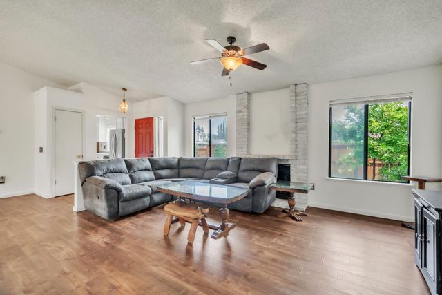 7551 Deltawind Dr, Sacramento, CA 95831