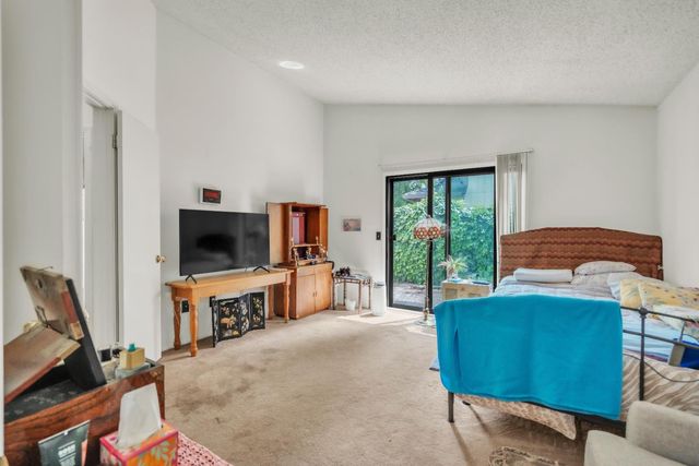 7551 Deltawind Dr, Sacramento, CA 95831