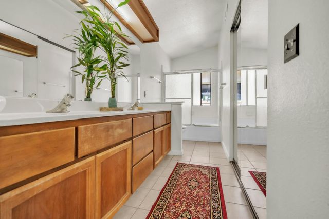 7551 Deltawind Dr, Sacramento, CA 95831