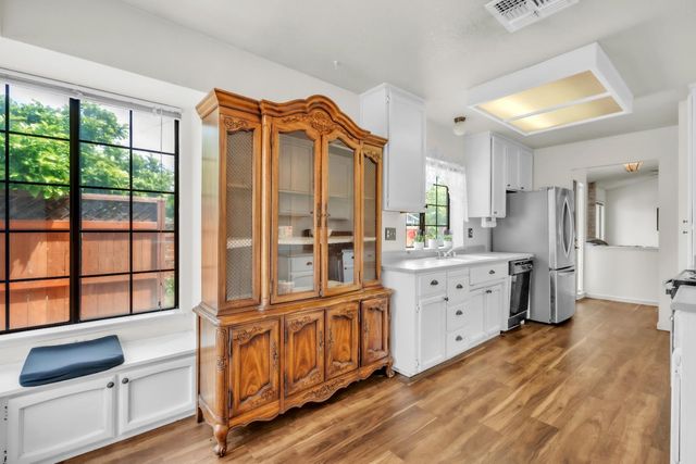 7551 Deltawind Dr, Sacramento, CA 95831