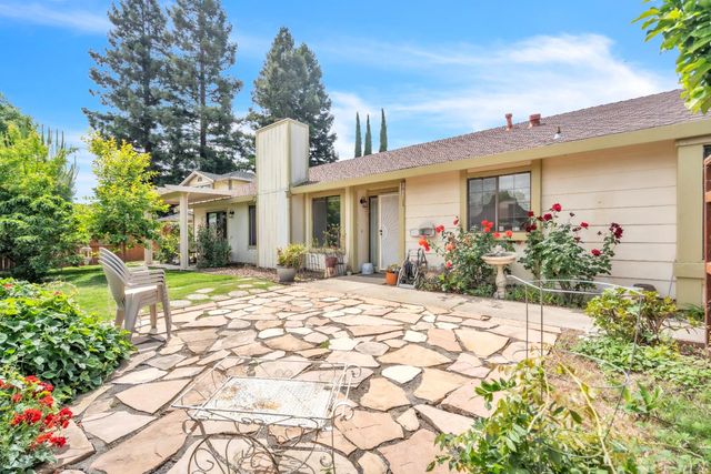 7551 Deltawind Dr, Sacramento, CA 95831