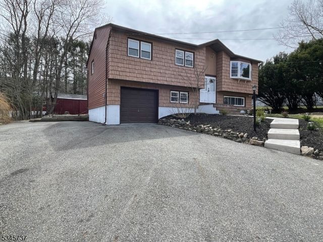 46 Cozy Lake Rd, Jefferson Twp., NJ 07438