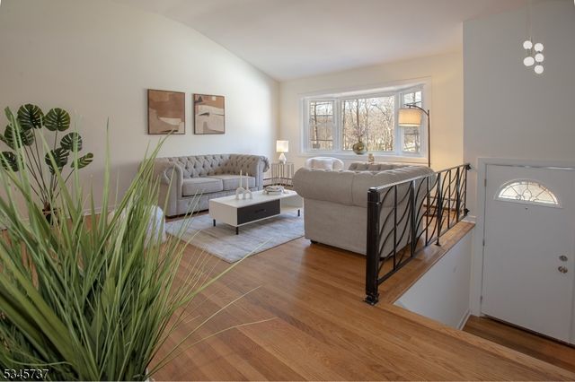 46 Cozy Lake Rd, Jefferson Twp., NJ 07438