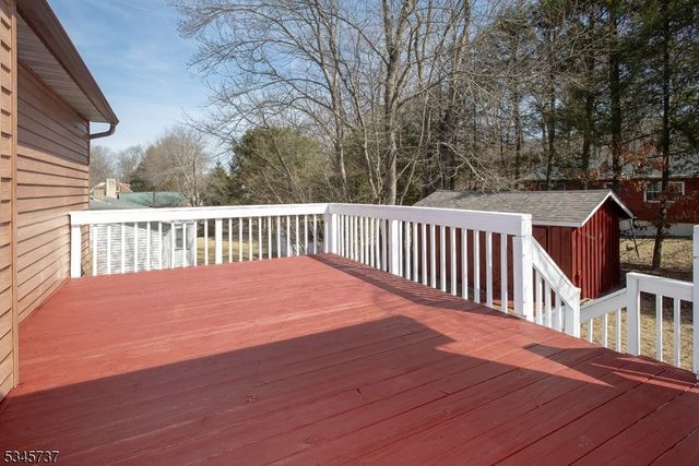 46 Cozy Lake Rd, Jefferson Twp., NJ 07438