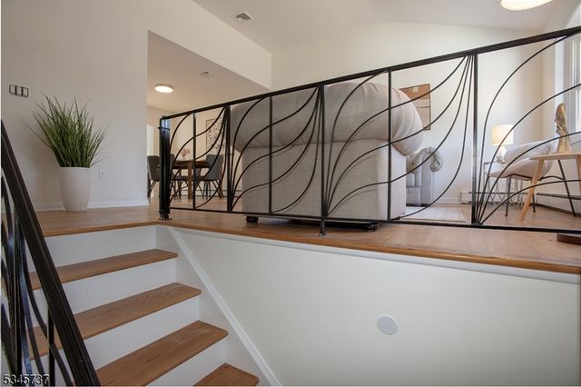 46 Cozy Lake Rd, Jefferson Twp., NJ 07438