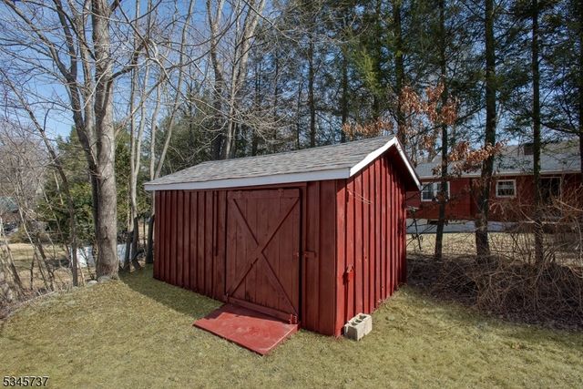 46 Cozy Lake Rd, Jefferson Twp., NJ 07438