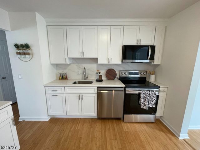 46 Cozy Lake Rd, Jefferson Twp., NJ 07438