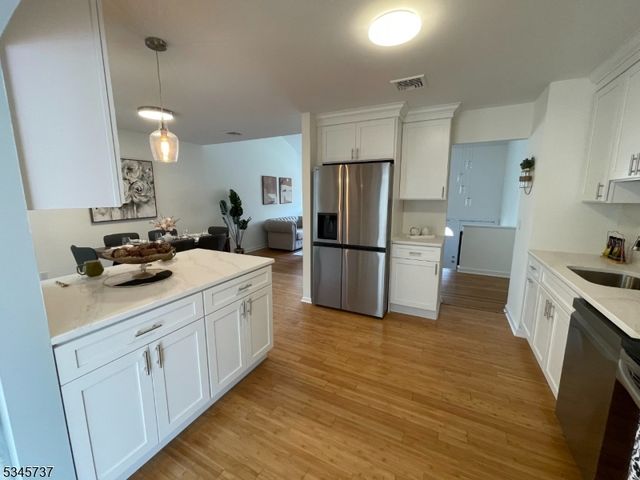 46 Cozy Lake Rd, Jefferson Twp., NJ 07438