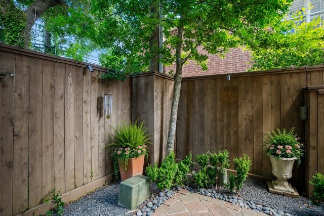 2814 Mid Lane, Houston, TX 77027