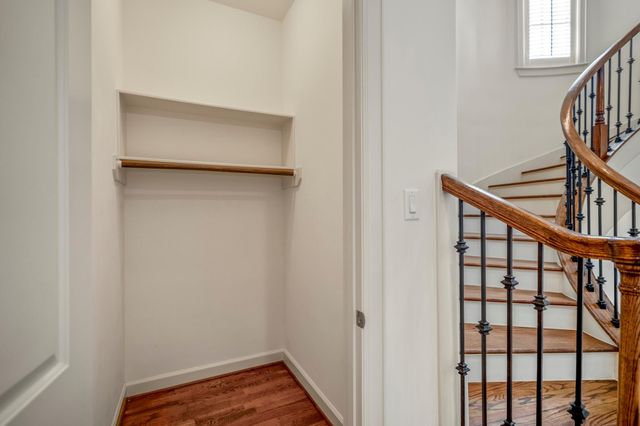 2814 Mid Lane, Houston, TX 77027