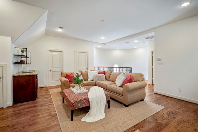 2814 Mid Lane, Houston, TX 77027
