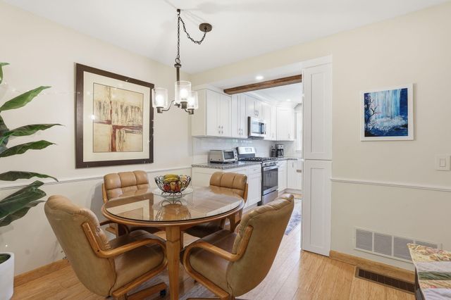 2743 Cranberry Highway APT 17B, Wareham, MA 02571