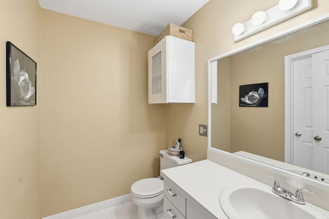 2743 Cranberry Highway APT 17B, Wareham, MA 02571