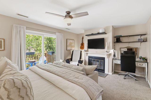 2743 Cranberry Highway APT 17B, Wareham, MA 02571