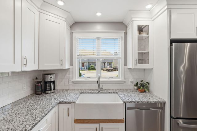 2743 Cranberry Highway APT 17B, Wareham, MA 02571