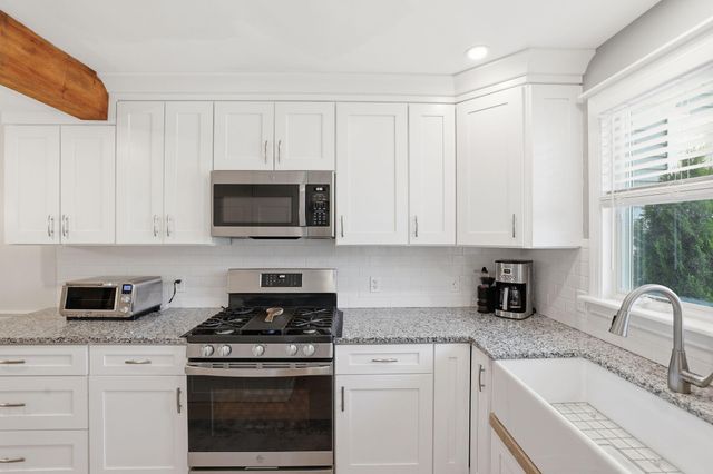 2743 Cranberry Highway APT 17B, Wareham, MA 02571