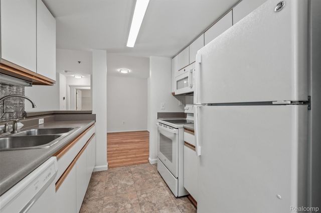 859 Brandon Avenue, Pontiac, MI 48340