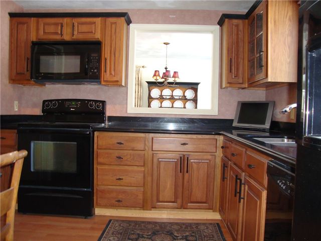 48 Arnold Court A, North Providence, RI 02904