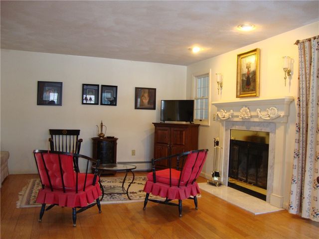 48 Arnold Court A, North Providence, RI 02904